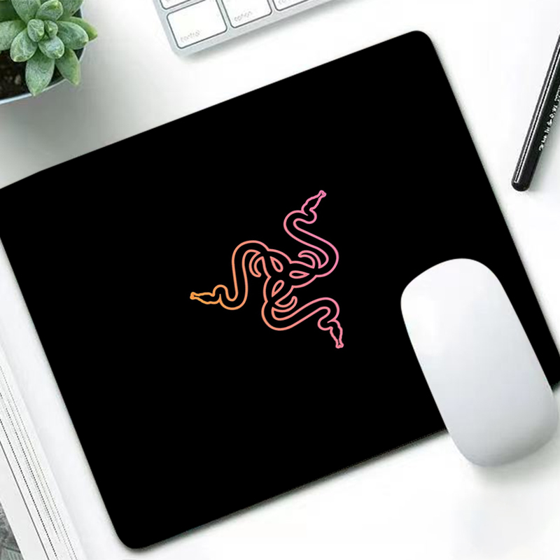 Gaming Accessories Razer - لوحة ماوس فاخرة من Razer، حصيرة