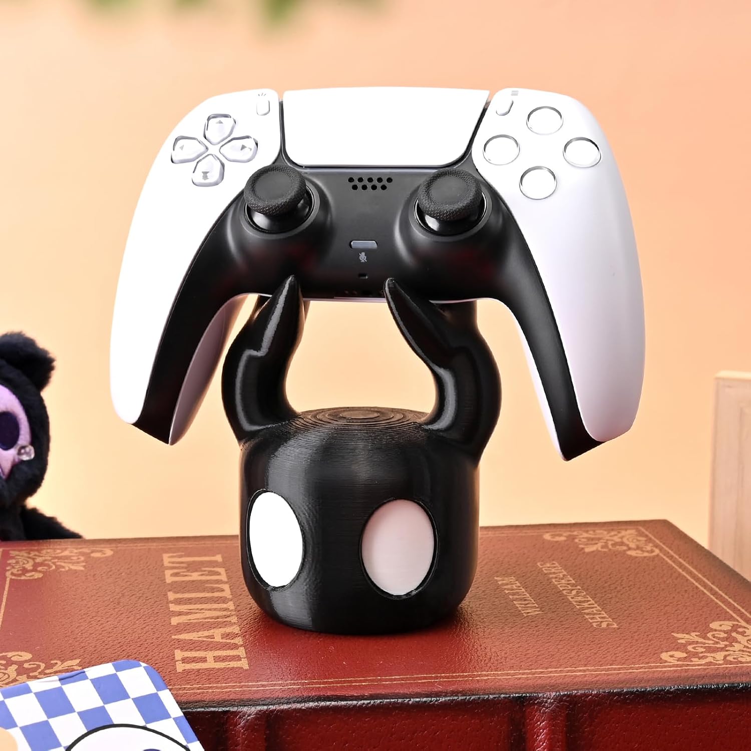 حامل تحكم ألعاب بتصميم شبح كرت - مراجعة Gaming Accessories Console وسعره
