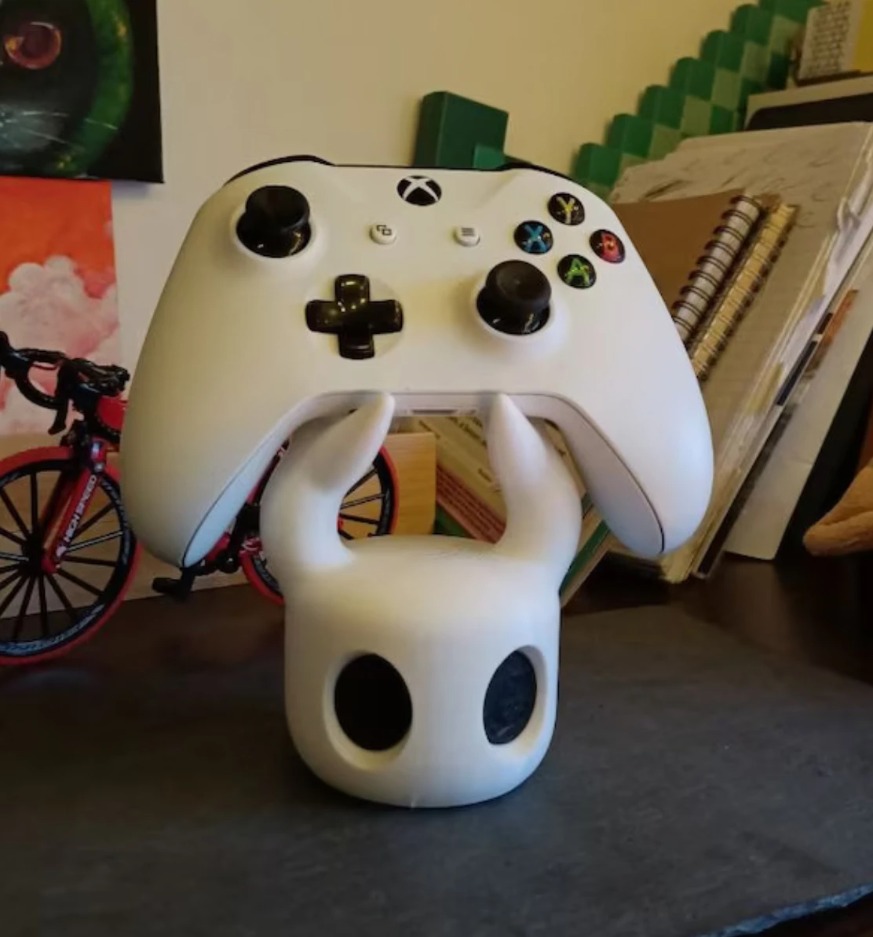 حامل تحكم ألعاب بتصميم شبح كرت - مراجعة Gaming Accessories Console وسعره